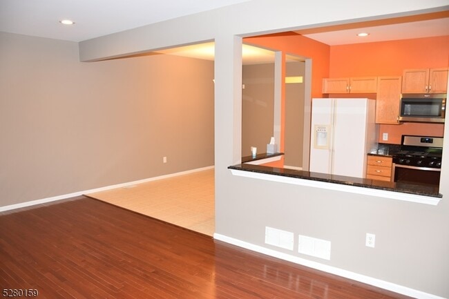 Building Photo - 125 Springhill Dr