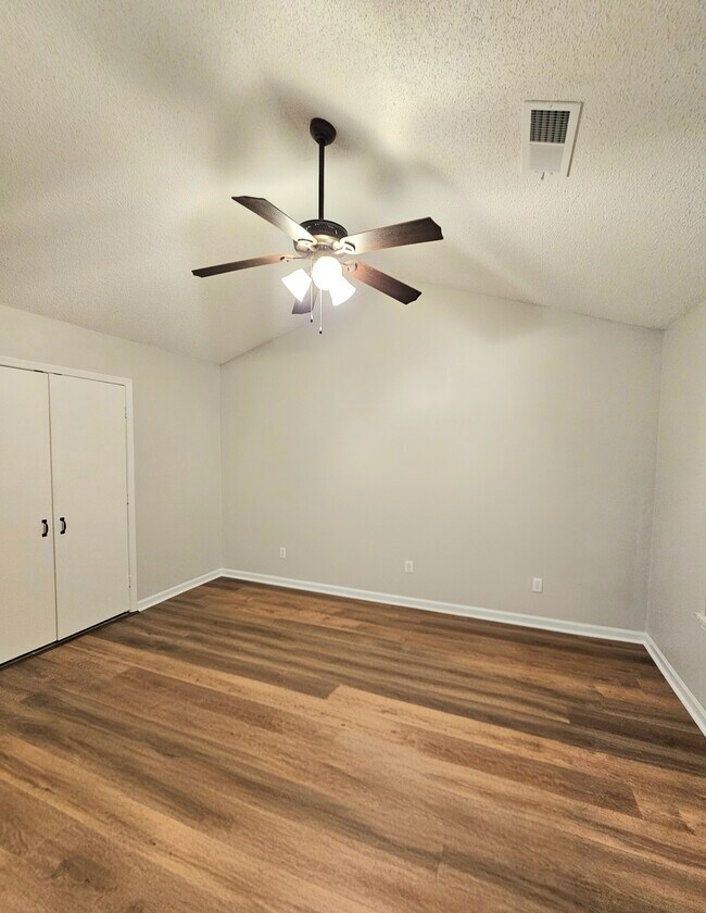 Building Photo - 10430 Brawley Ln