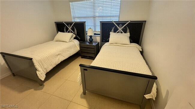 Building Photo - 5339 Treetops Dr