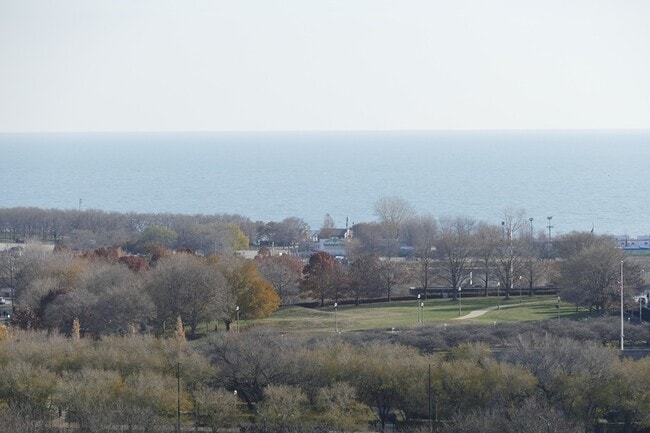 Building Photo - 1400 S Michigan Ave