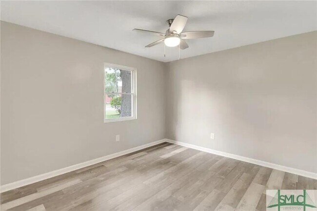 Building Photo - 302 Larbre Rd