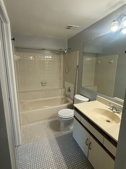 Building Photo - 14329 Johnny Moore Ct