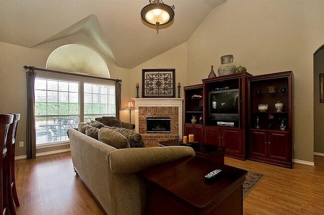 Building Photo - 10118 St Georges Dr