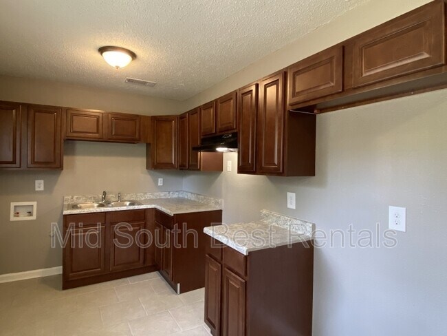 Building Photo - 3089 Cherry Rd