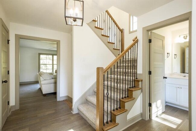 Building Photo - 709 Courtland Ave