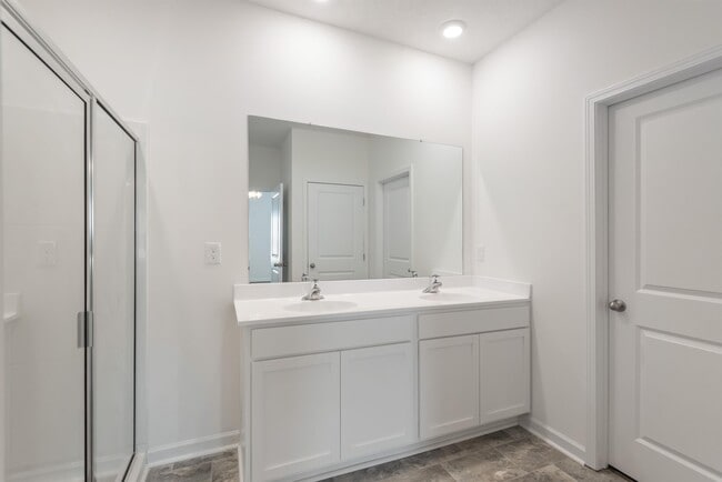 Building Photo - 104 Greystone Way