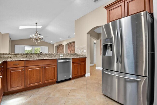 Building Photo - 108 Golfview Ct