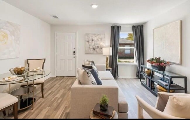 Building Photo - 7929 Ethel St