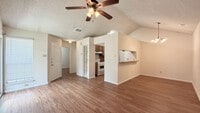 Building Photo - Nice 2 bedroom, 2 bath Duplex in Dorsett Oaks