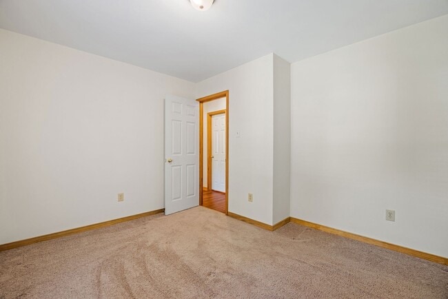 Building Photo - 3 Bedroom/2 Bath Rancher in the North Ches...