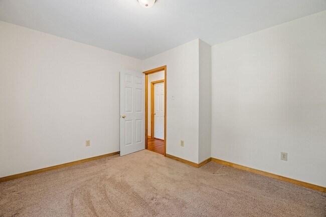 Building Photo - 8811 S Boones Trail Rd
