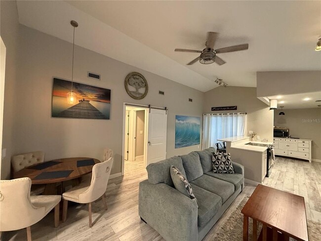 Building Photo - 13717 Lazy Oak Dr