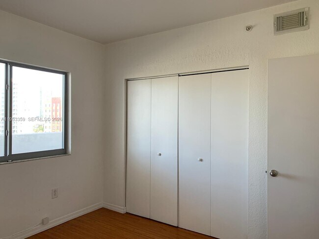 Building Photo - 36 NW 6th Ave