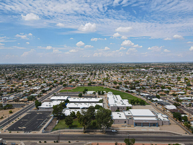 Building Photo - House at 35th Ave. & Cactus! JOIN THE WAIT...