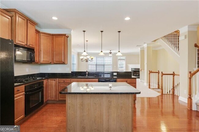 Building Photo - 5060 Windcrest Ln