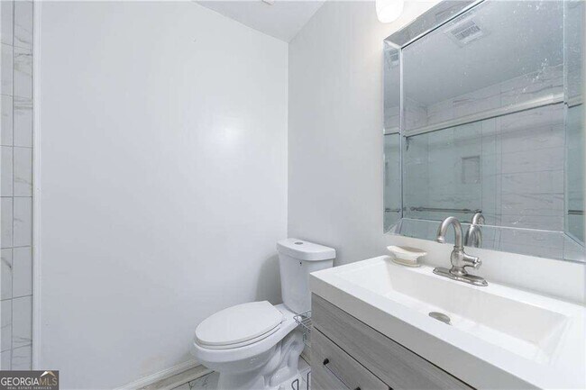 Building Photo - 27306 Plantation Dr NE