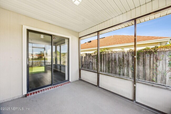 Building Photo - 8047 Beaver Creek Dr