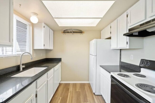 Building Photo - 1335 Soaring Eagle Dr