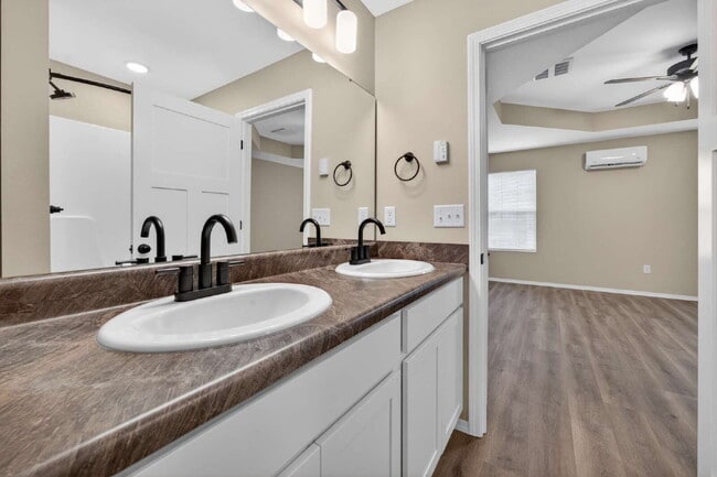 Building Photo - BRAND-NEW 4BR/2BA Duplex/Patio home with Garage - Available Now near Hollister, Schools
