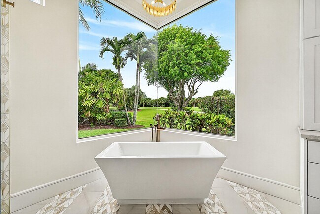 Building Photo - 1128 Crystal Dr