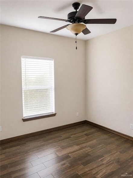 Building Photo - 215 Fig Dr