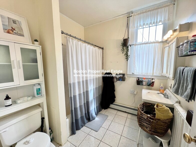 Building Photo - 191 Marlborough St