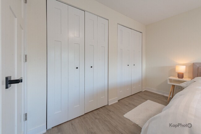 Building Photo - 6612 W 64th Pl