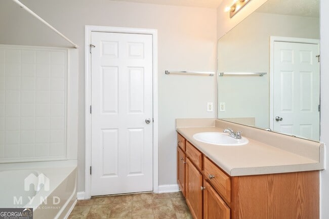 Building Photo - 3828 Leyland Dr