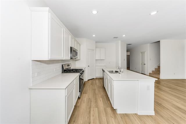 Building Photo - 2600 Starwater Dr