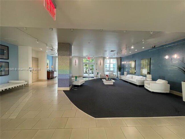 Building Photo - 2001 Biscayne Blvd