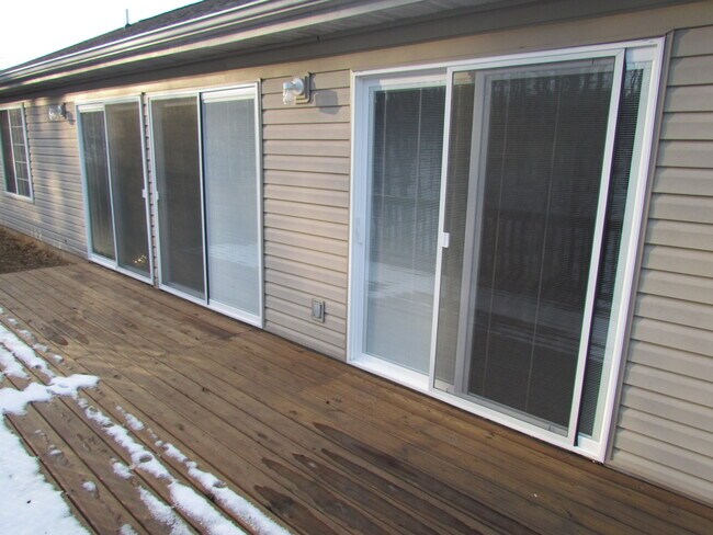 Building Photo - 15908 Tracker Ln