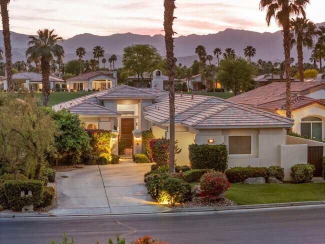 Building Photo - 727 Arrowhead Dr
