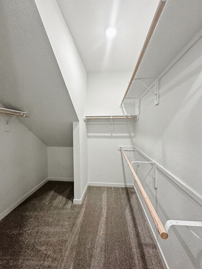 Building Photo - 26915 Nightingale Songs Dr
