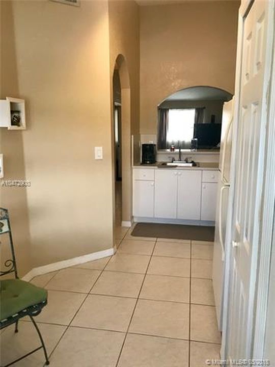 Building Photo - 2621 SE 12th Rd