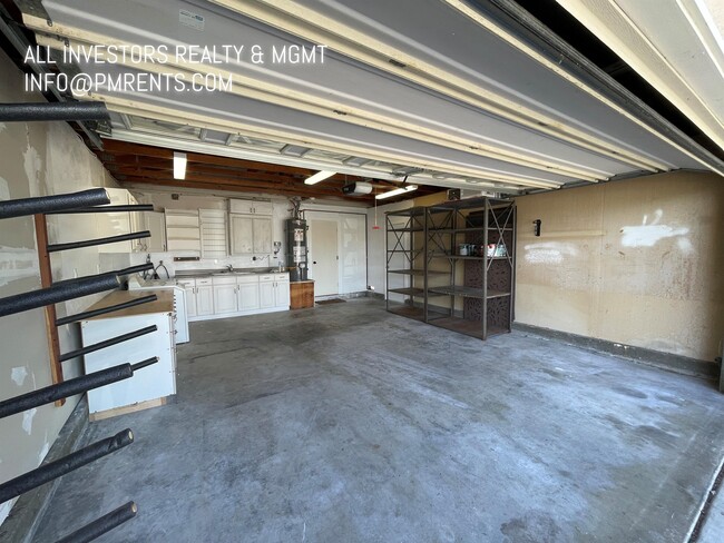 Building Photo - 4047 Vista Calaveras St