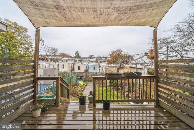 Building Photo - 3434 Ainslie St