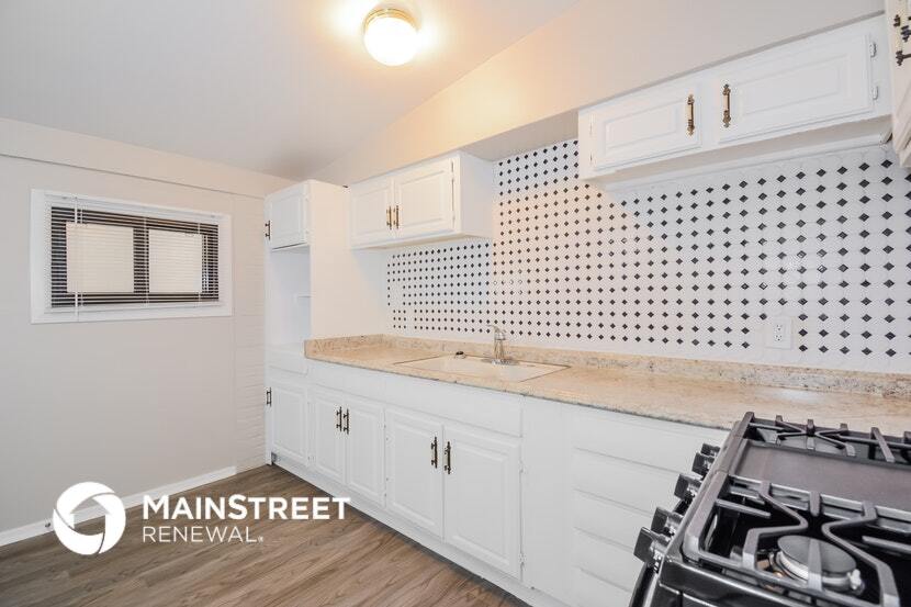 Building Photo - 734 W Holladay Dr