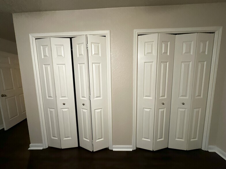 Master Closets - 13611 Woodstone Way