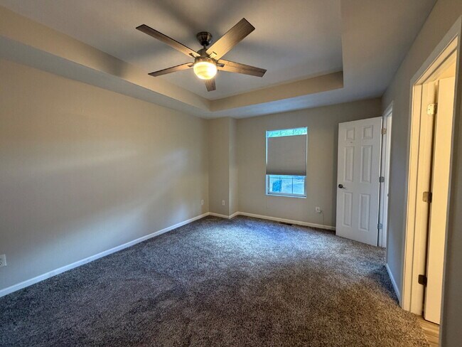 Building Photo - "Charming 4-Bedroom Home with 2.5 Baths on Knox Avenue – A Cozy Retreat in Hollister, MO!"