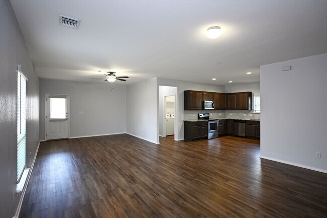 Building Photo - 133 Buttercup Bnd