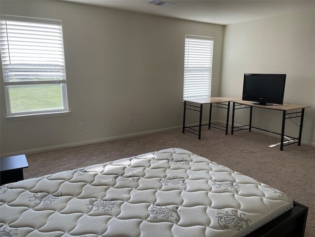 Building Photo - 112 Blue Crest Ln