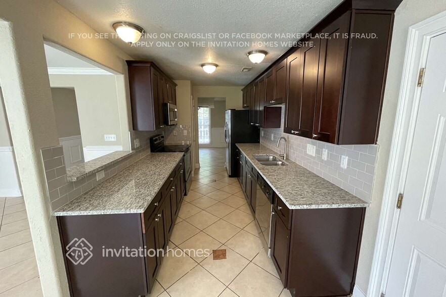 Building Photo - 3837 Sally Ln