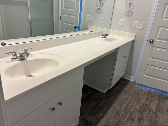 Building Photo - 5 Bedroom 2.5 Bathroom Home in Sunfish Cove in Sunset Beach, NC