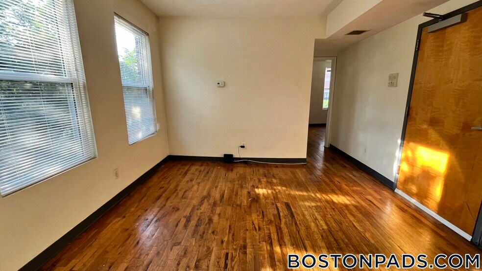 Building Photo - 840 Huntington Ave
