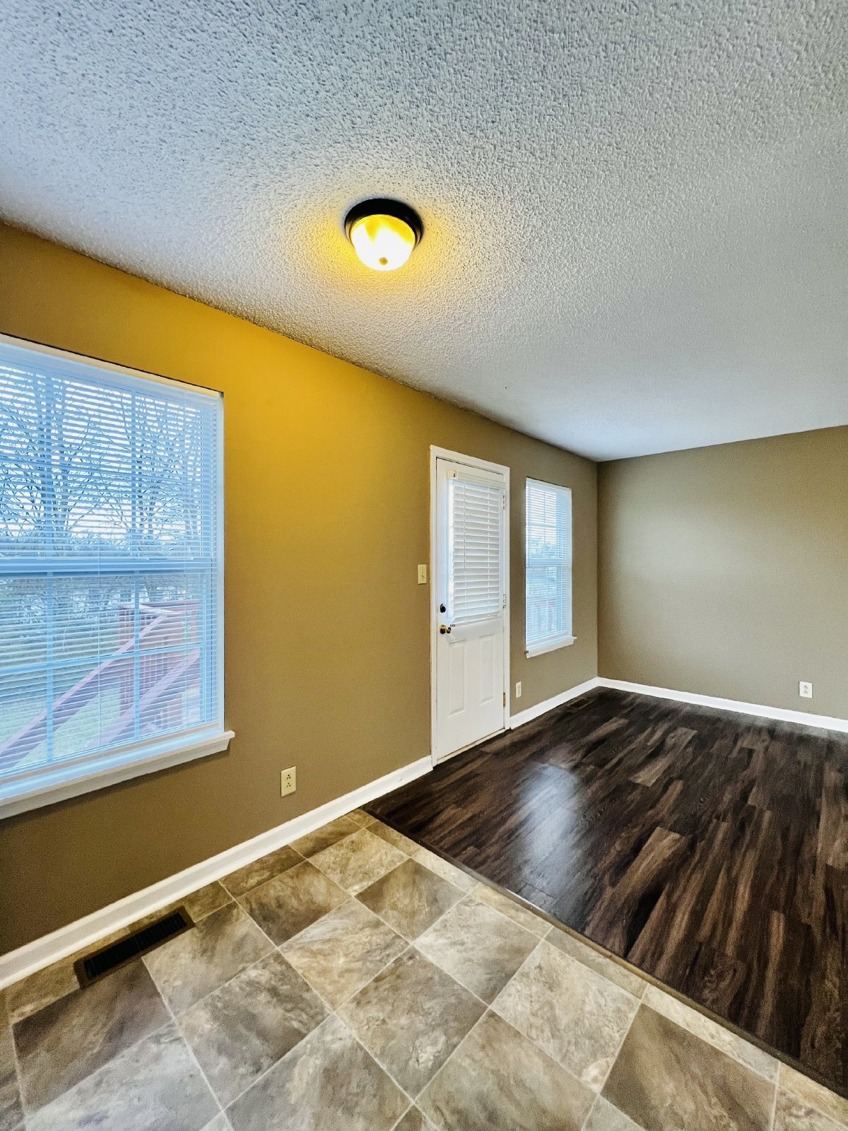Building Photo - Charming 2-Bedroom Home with Spacious Layout in Oak Grove, KY - Must See!