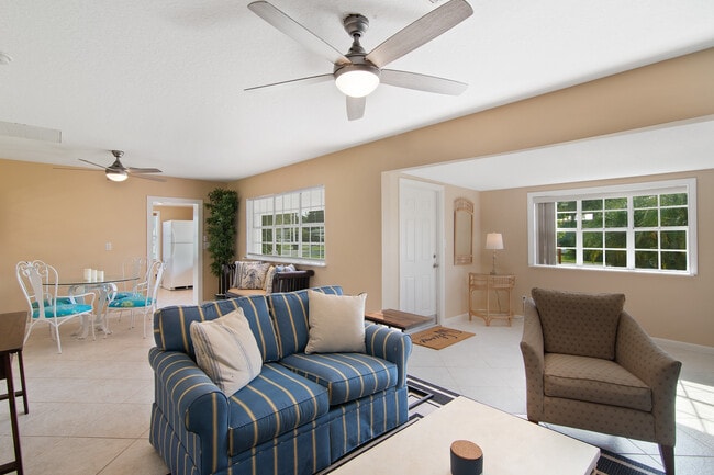 Building Photo - 1441 5th Ct