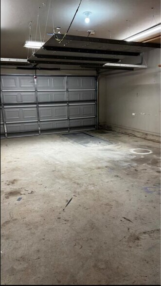 Building Photo - 1328 Ridgeway Dr