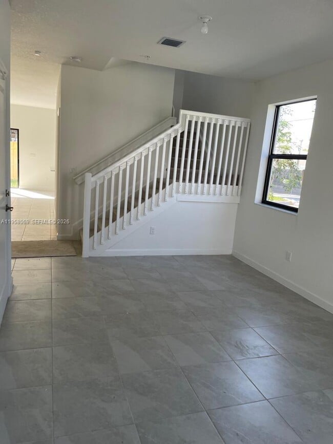 Building Photo - 212 SW 159th Ter