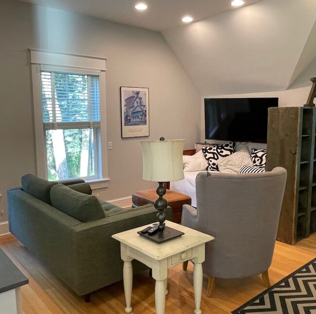 Building Photo - 195 N Prospect St