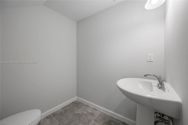 Building Photo - 5120 Willow Crk Dr